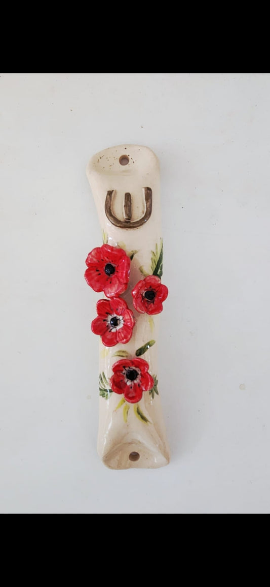 בית מזוזה עם פרחים בתלת  מימד